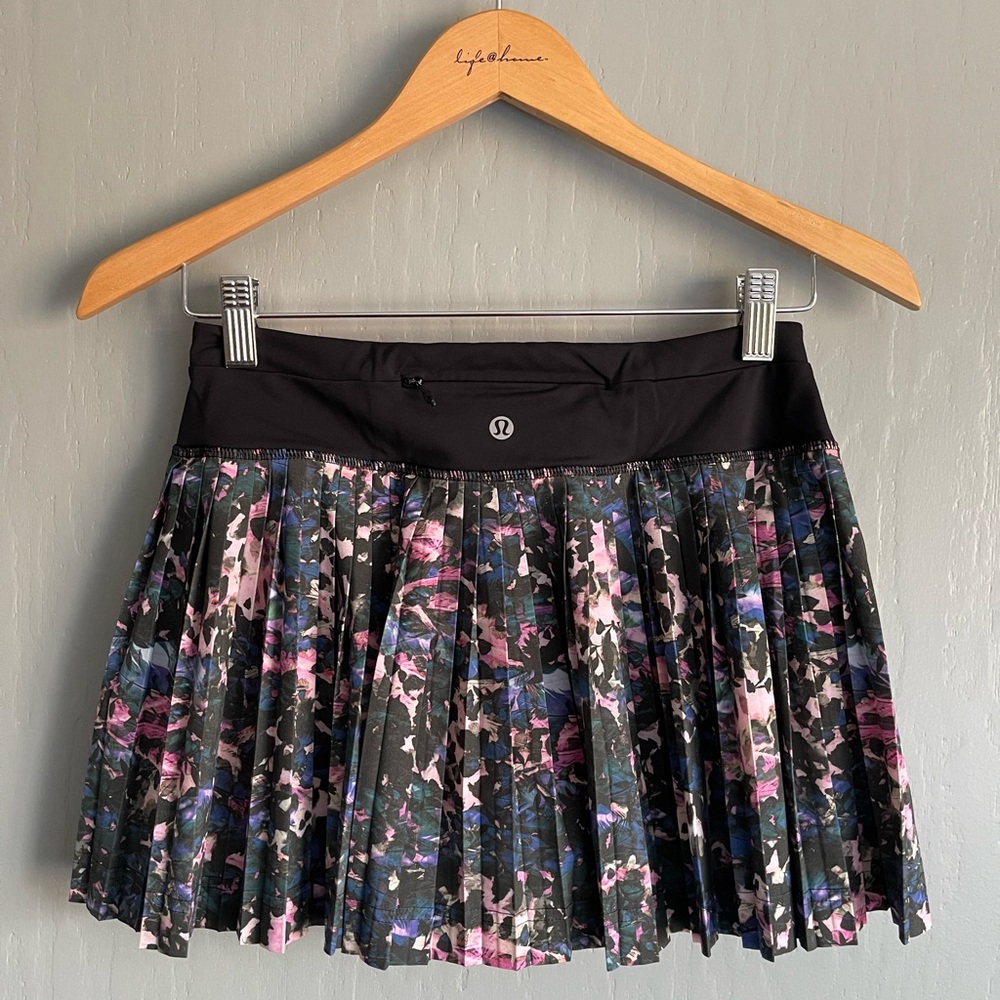 Lululemon Pleat To Street Skirt II Floral Backdrop Black Multi/Black Women’s Sz4